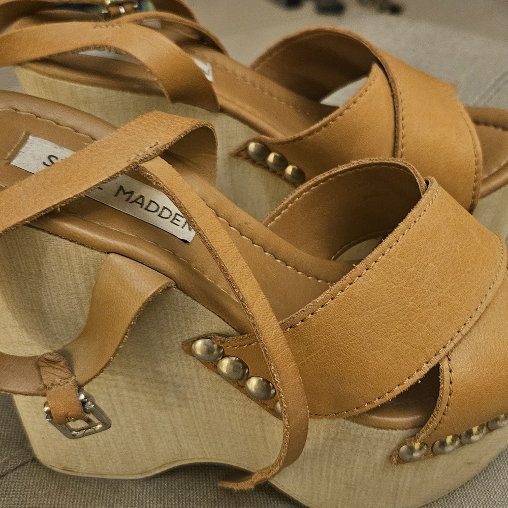 Steve Madden " Lylia" Platform Sandal 6 - Picture 2 of 7